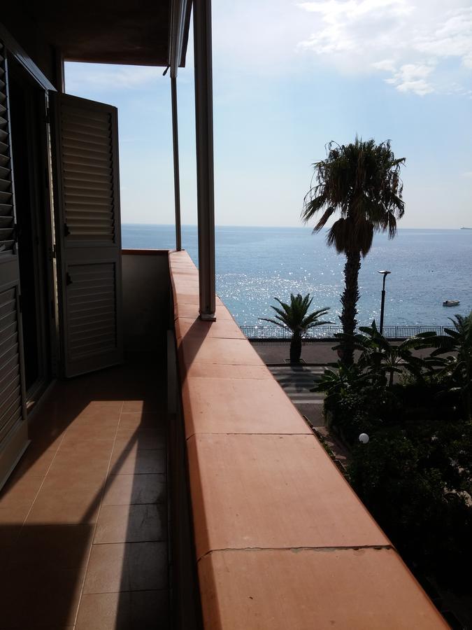 Akron B&B SantʼAlessio Siculo Buitenkant foto